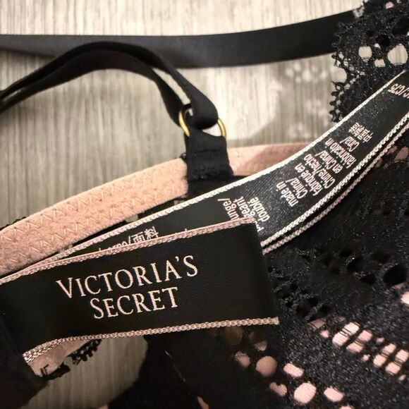 Victoria’s Secret Luxe Lace Lightly padded plunge Bra size 34C - Picture 4 of 8